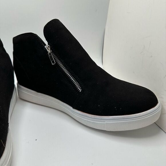 CUSHIONAIRE Women's Hart Hidden Wedge Sneaker 9 WIDE BLACK - Picture 6 of 7